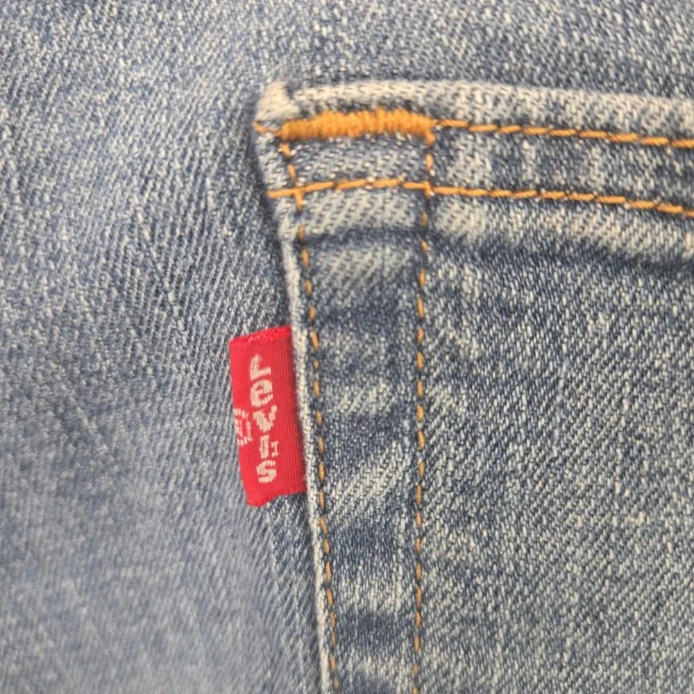 Levi's 505 Straight Leg Jeans Mens 40x32 Blue Wash Button Fly Classic Denim